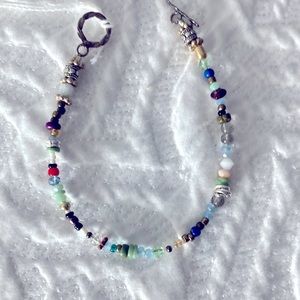 Varied traveler bracelet